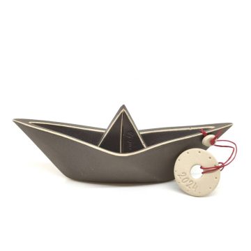 TREIS GRAMMES Christmass ceramic boat 2024 small, brown, 15,5 x 6,5 cm