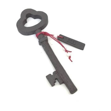 TREIS GRAMMES Ceramic lucky charm key 2025, grey, 12,5 x 5 cm