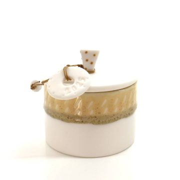 TREIS GRAMMES Christmas porcelain box 2025 wide, white/beige, 5×7 cm