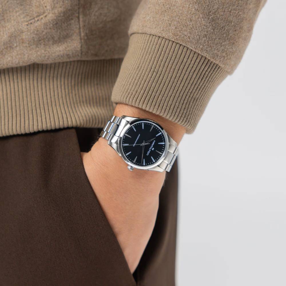 h32461131 wristshot 1 1